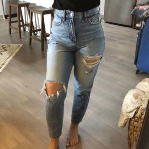 American Eagle curvy mom jean. Good used condition.